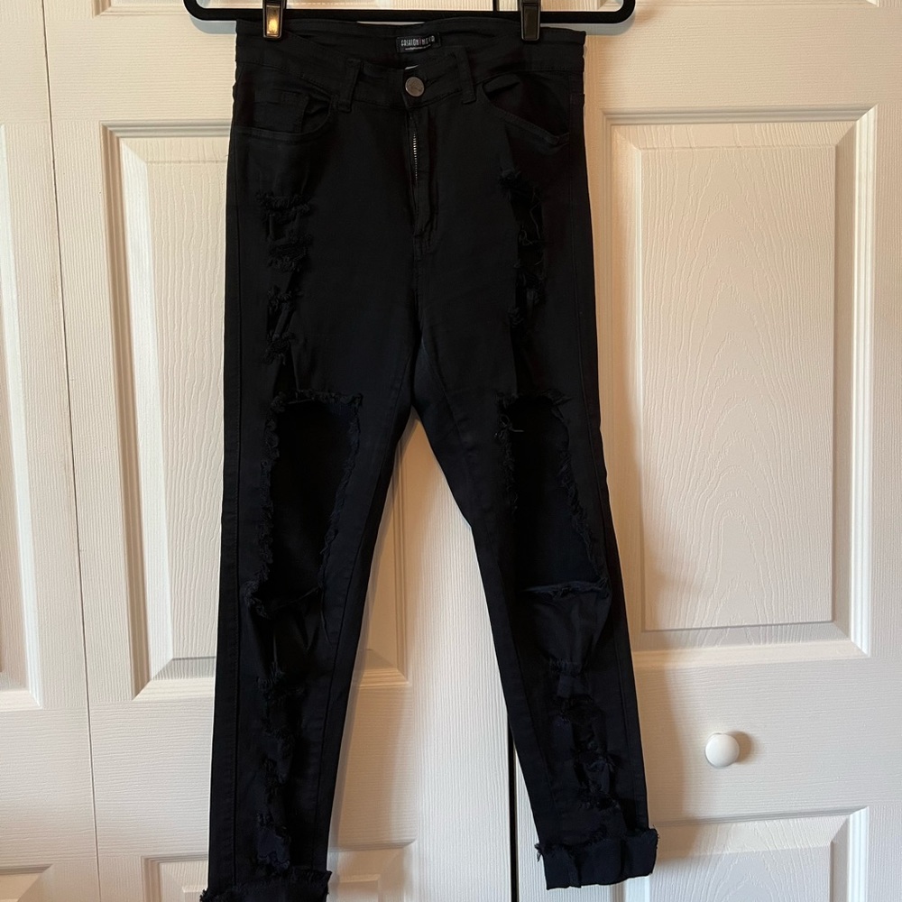 Fashion Nova black skinny jeans distressed